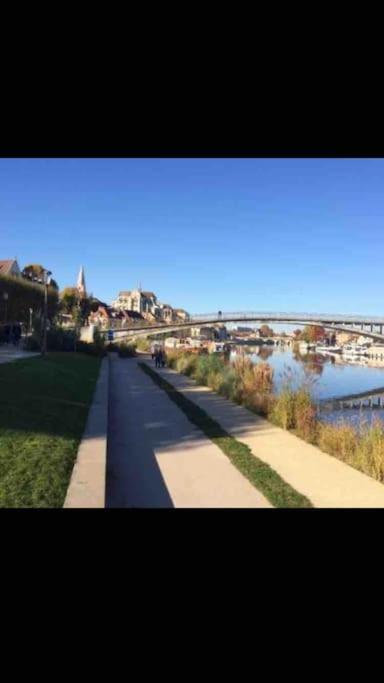 Bel Appart Au Bord De L'Eau Proche Gare Avec Wifi Auxerre Exterior photo